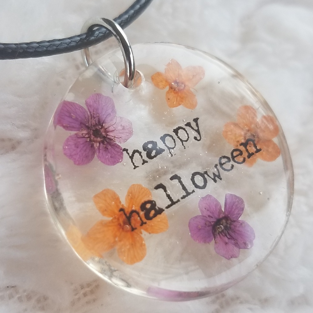 "Happy Halloween" Flower Necklace Handcrafted NWOT